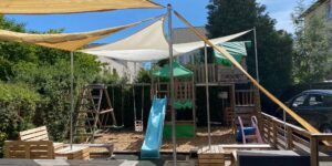 EmMafant Außenbereich mit Sonnenschutz